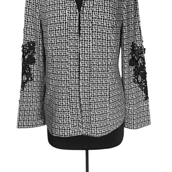 Chico's Jacket Black White Floral Lace Embroidered Applique Sleeve Size 1/M/8/10 - Picture 7 of 10
